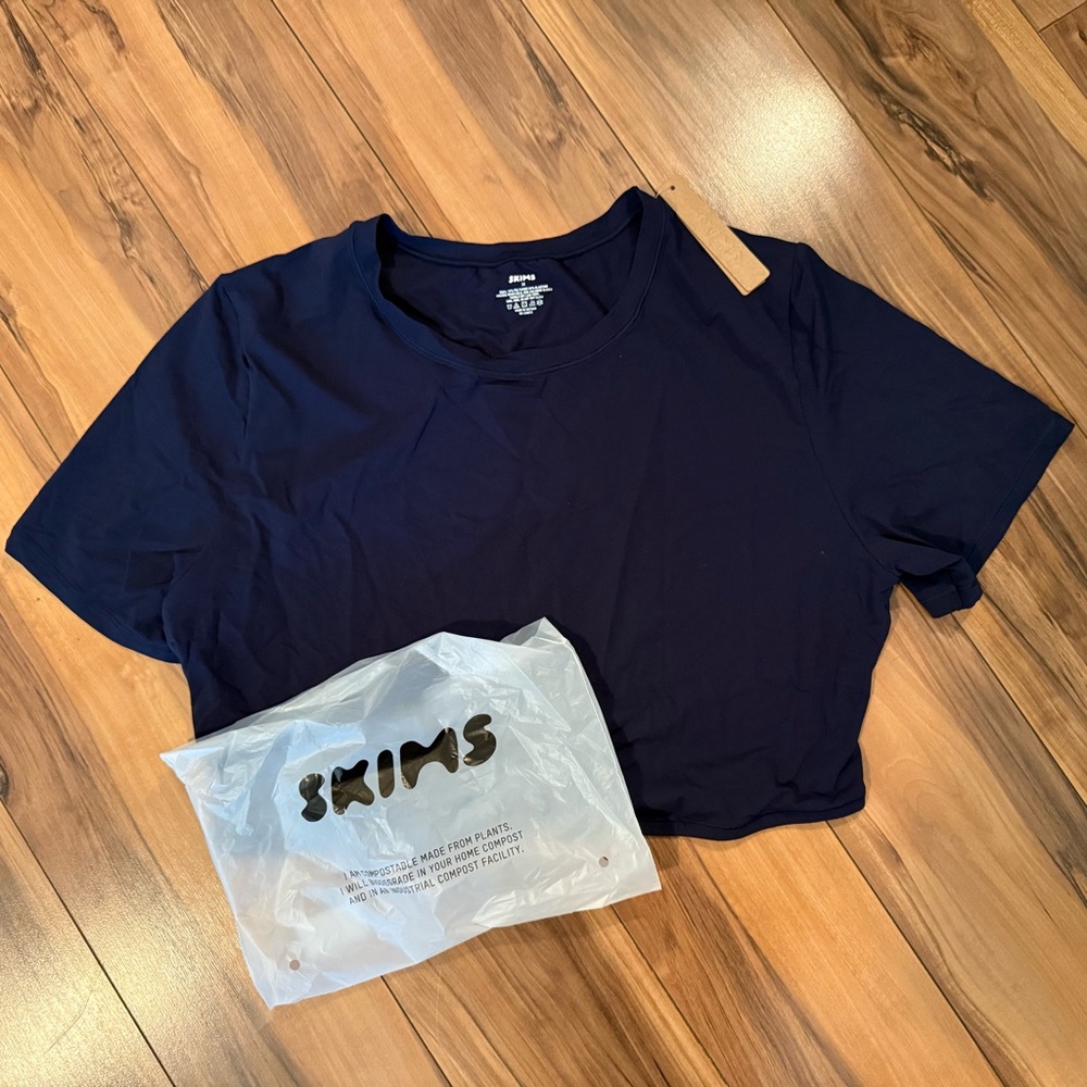 💙 🌟 SKIMS Cropped T-Shirt – Navy (3X)